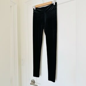 Aritzia Talula woman’s black Velvet leggings great condition Size S